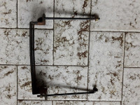 Daewoo Lanos 1.5 pritrdilne spone akumulatorja