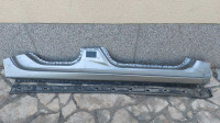 Desni prag Mazda 2, letnik 2014