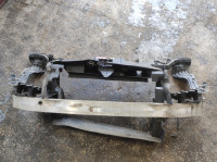 Mercedes A W169 prva vezna stena nosilec traverza