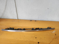 Mercedes Benz C W204 letvica plastika pokrova prtljažnika krom