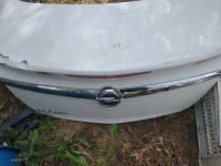 opel insignia limuzina havba zadaj prtljažnik stikalo krom letvica klj
