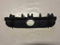 Opel Vectra A 1988-1995 grill spredaj maska nova mrežica
