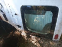 renault trafic opel vivaro nissan primastar krilna vrata zadaj steklo