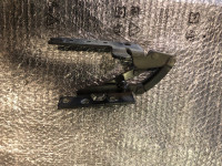 serija 7 e65 e66 levi tečaj pokrova motorja BMW levo 8240333 pant