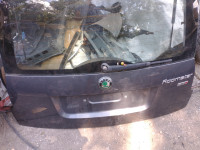 škoda roomster 2009 vrata dvižna zadaj prtljažnik havba zadnja