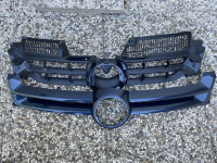 VW Golf V maska