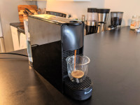Nespresso kavni aparat Essenza Mini C Piano Black