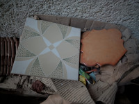 Podarim keramicne ploščice vintage