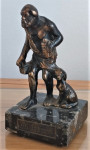 Diogenova skulptura v bronu