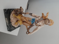 Fontanini figura Pirata na podstavku iz Italijanskega Carrara marmorja