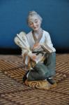 Japonska Hakata keramična figura - starka s pahljačo