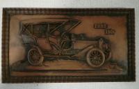Reliefna keramična slika starodobnega avta Ford iz leta 1906