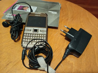Nokia vintage, zlate barve