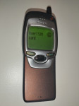 Vintage mobilni telefon Nokia 7110