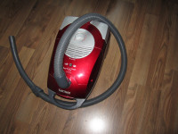 PHILIPS sesalnik FC8445