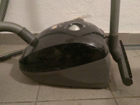 Sesalec Bosch BSG62282/03 z vrečkami
