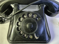 bakelitni telefon