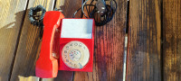 Iskra RETRO telefon; okrogla številčnica, RDEČ