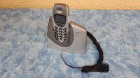 Prodam nov analogni telefon Bakker