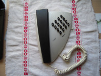 retro telefon za klasično telefonijo