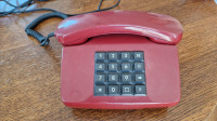 Stacionarni vintage telefon
