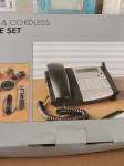 statični in prenosni telefon