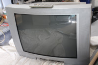 2 BARVNA DELUJOČA TV diag.70cm Z TV OMARICO ZA 20 EUR