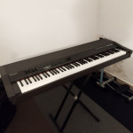 električni klavir Roland rd 300 s