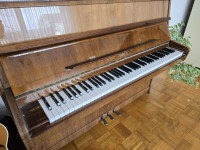Pianino Rösler odlično ohranjen ugodno