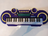 Prodam otroški sintisajzer znamke PRO-TUNES