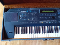 Roland E 70 synthesizer