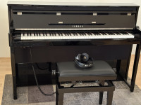 YAMAHA NU1 hibridni pianino -izjemno ugodno, prvi lastnik