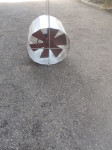 Ventilator z trofazim elektromotorjem