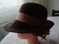 Kvaliteten damski klobuk zemeljske barve