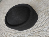Ženski črn damski klobuk