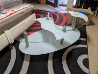 Klubska miza - kaljeno steklo