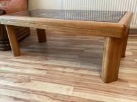 Klubska miza iz masivnega lesa in marmorja 130x65x50