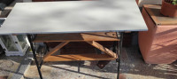 Miza s kovinskimi nogam, višina 80 cm