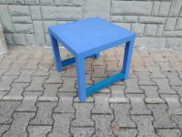 Modra klubska mizica 50x50 cm
