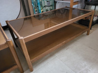 Nova masivna klubska miza