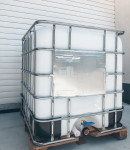 Cisterna IBC kontejner sanitarno čista, praktično nova