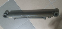 hidravlični cilinder 60/30 hod 350 mm