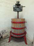 Lesena vinska stiskalnica / Preša za grozdje 500L