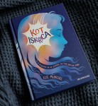 KOT ISKRICA ELLE MCNICOLL