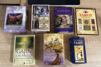 Tarot karte in knjiga
