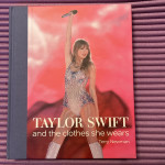 TAYLOR SWIFT and the clothes she wears