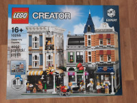 LEGO 10255 Creator Expert Assembly Square