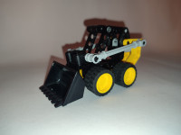 LEGO 8418 Mini Loader (2005)