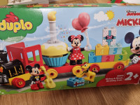 Lego Duplo Mikijev in Minijin rojstnodnevni vlak