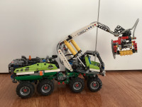 LEGO gozdarski stroj Technic 42080